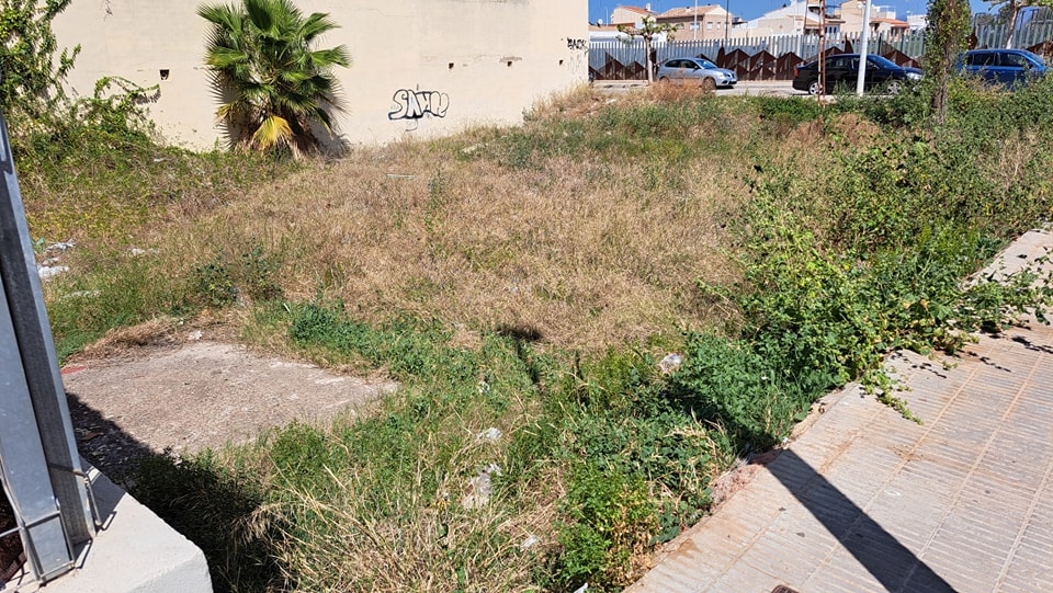 Solar abandonado Rocafort